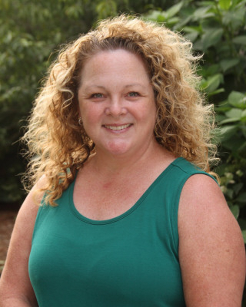 Elaine Gage headshot