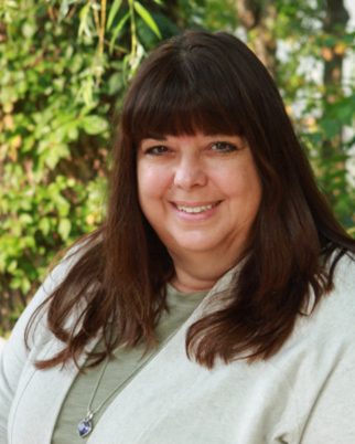Elizabeth Conners headshot