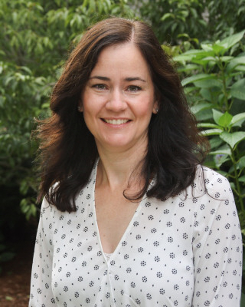 Stephanie Chiari headshot